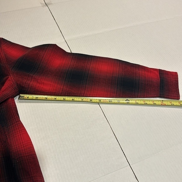 Woolrich plaid black and red button down t shirt w 2 front pockets 100% cotton - Picture 3 of 10